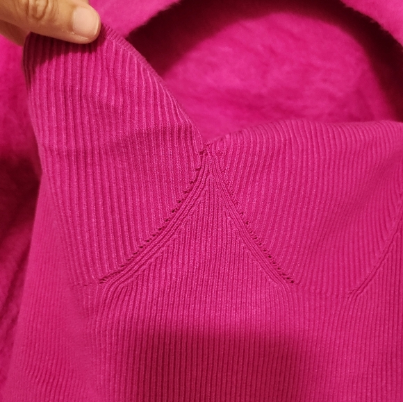 Amur Juliana Cut Out Knit Top - Picture 8 of 13